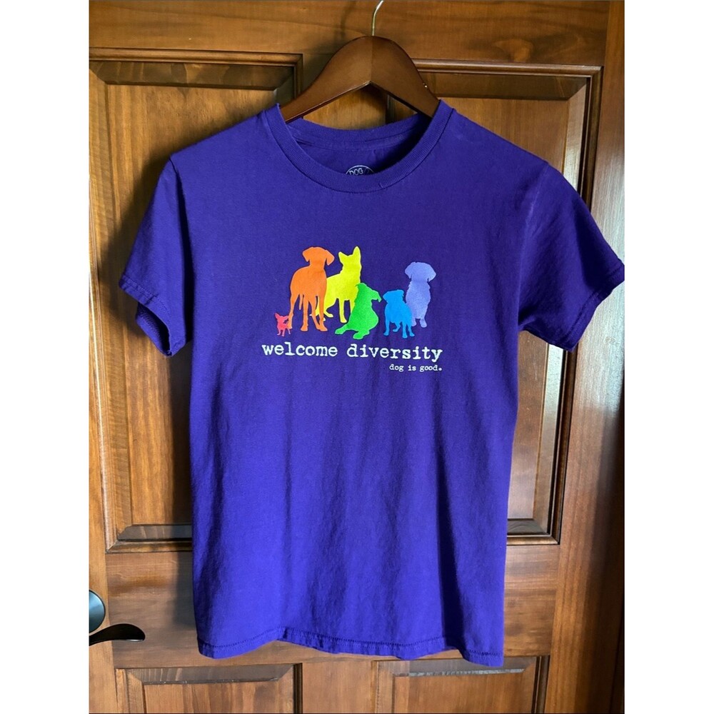 Purple "Welcome Diversity"  Muliticolor Dog Graphic Short Sleeve Tee Women's S
